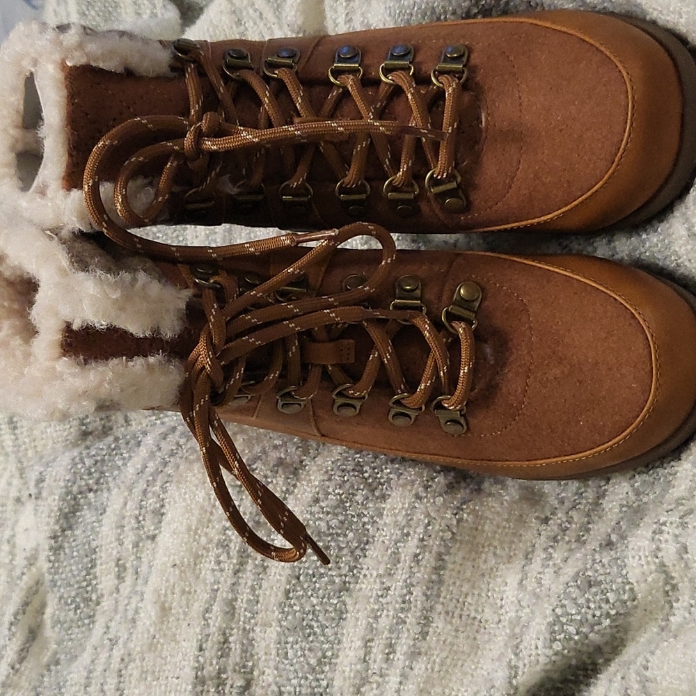 DSW wedge boots